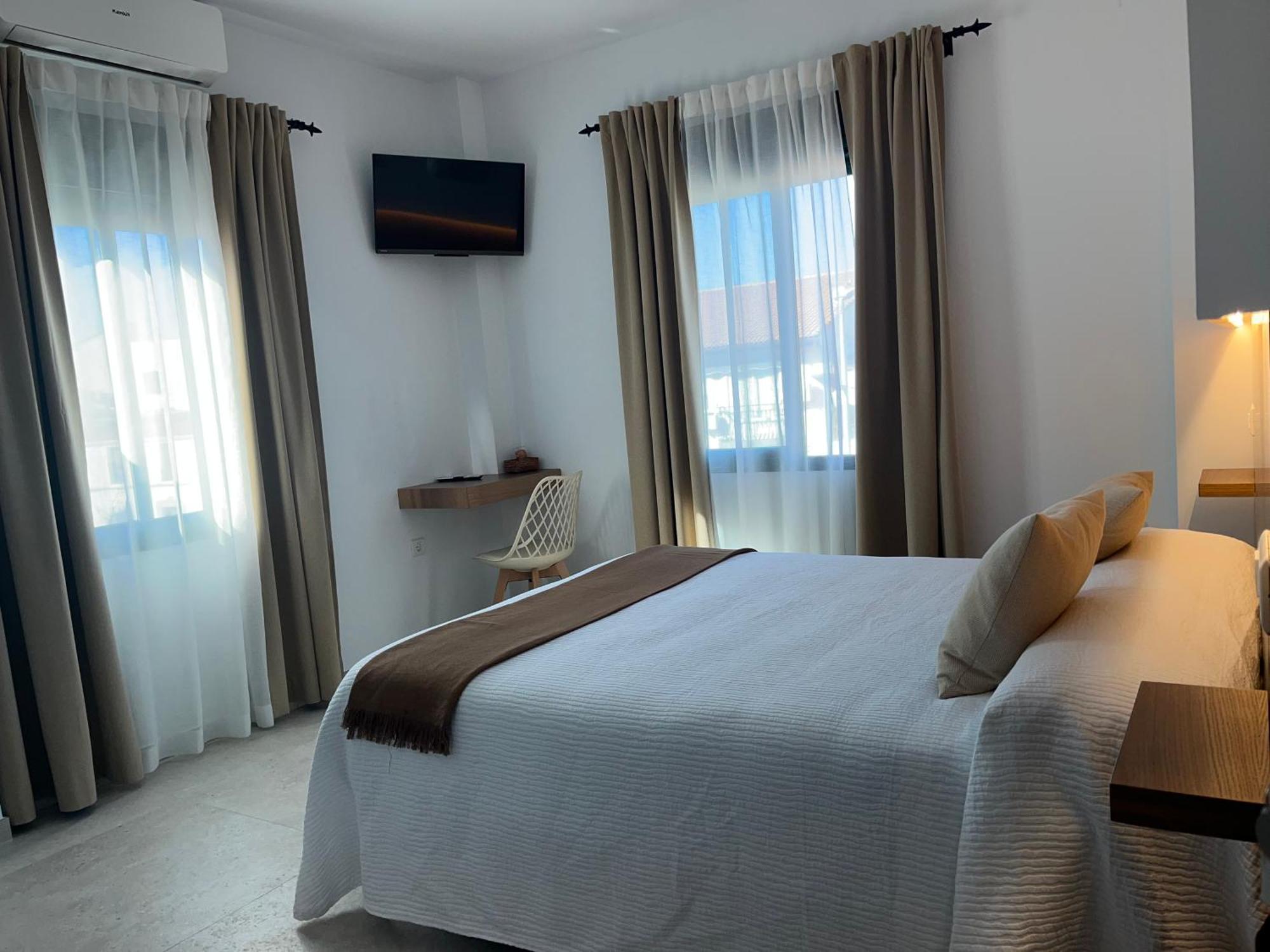Hostal Parador De Los Llanos Torreorgaz Kültér fotó
