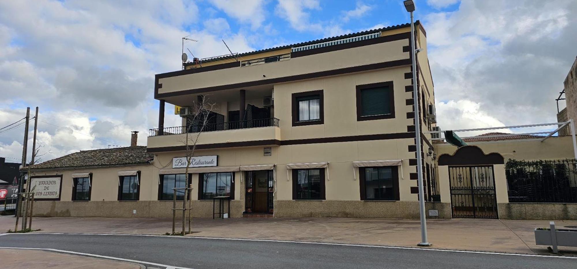 Hostal Parador De Los Llanos Torreorgaz Kültér fotó